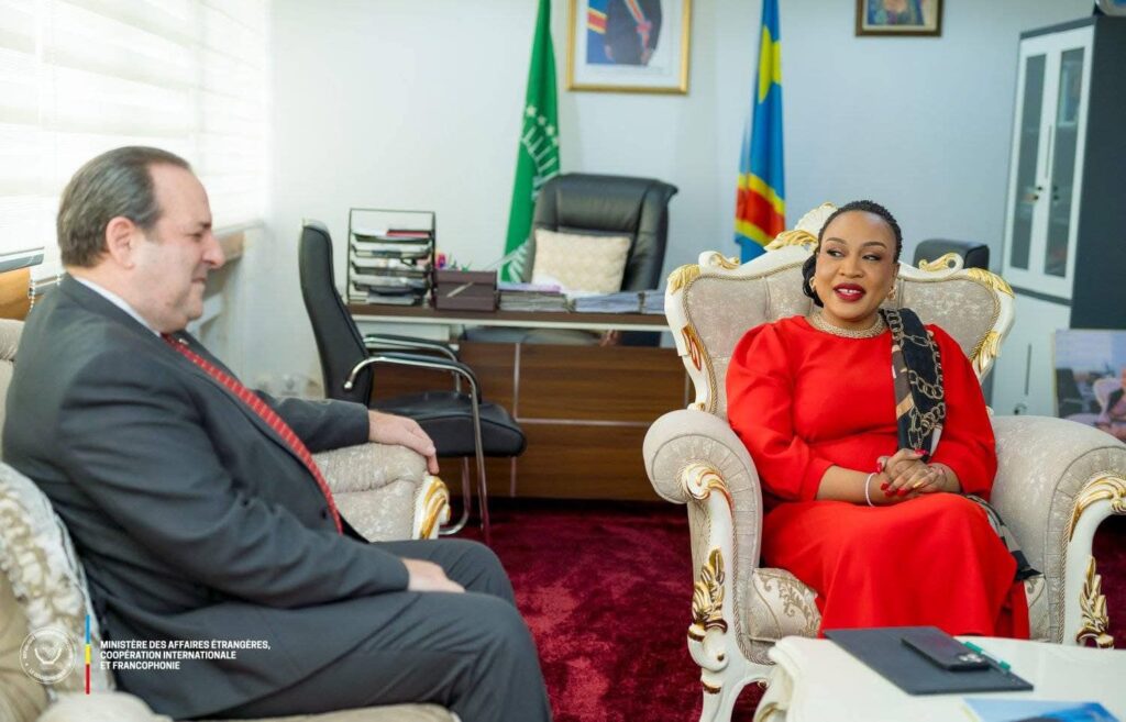 La Vice-Ministre des Affaires étrangères et l'ambassadeur Turk en RDC