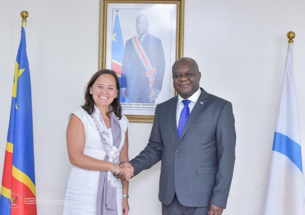 Crispin Mbandu et Roxane de Bilderling échangent sur la Francophonie