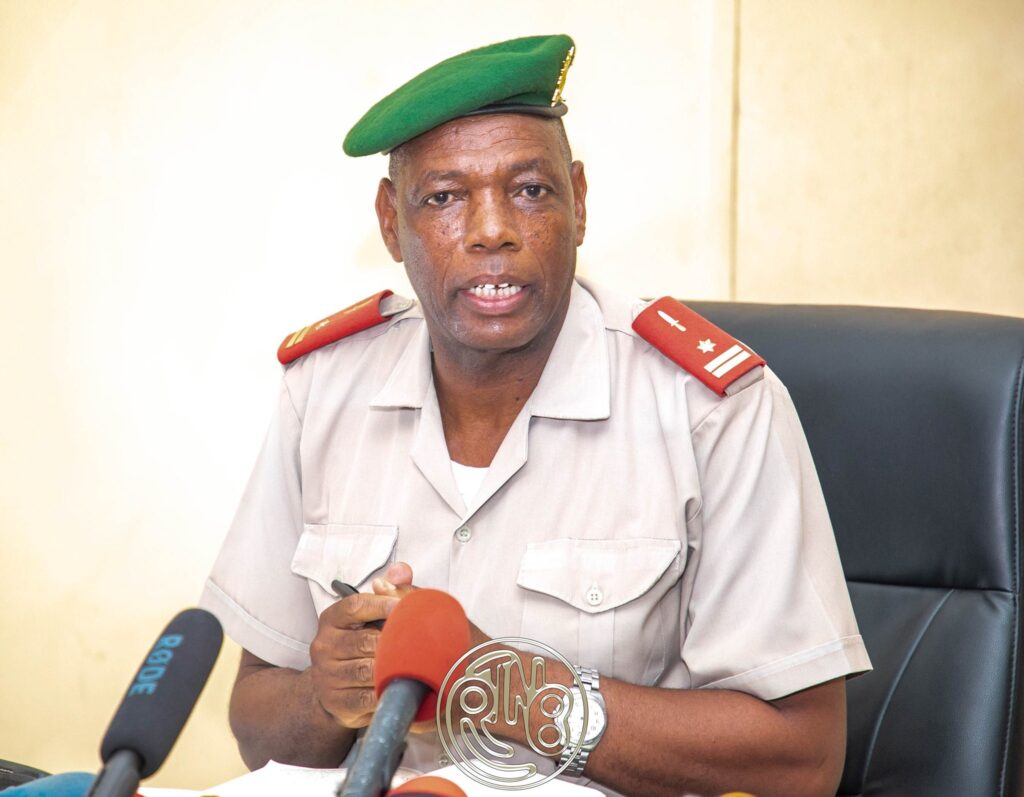 le porte-parole de la Force de défense nationale du Burundi, Gaspard Baratuza