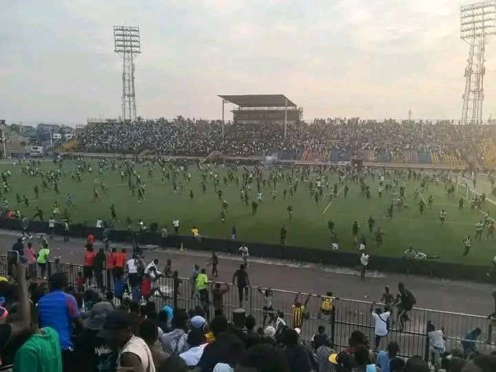 Violences au stade Tata Raphaël : la FECOFA ordonne des enquêtes après les incidents du match V.Club – Les Aigles du Congo Illicocash