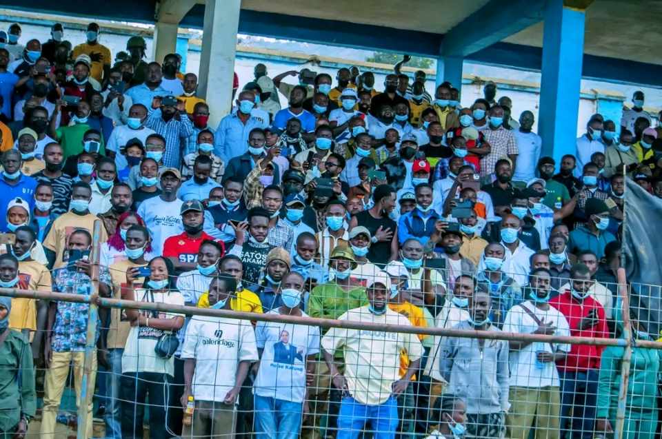 LIFSKI : les coulisses mouvementées de la finale FC Malwa – Ecofoot Walungu à Bukavu Des fans au stade de Kadutu