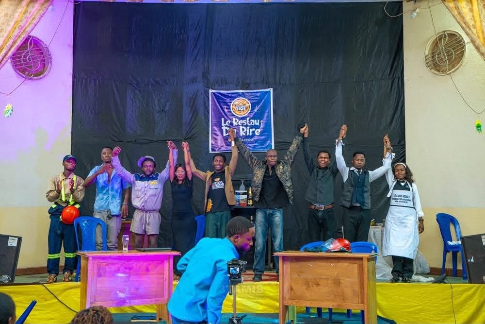 Bukavu : la première édition du gala « Restau du Rire » séduit le public et révèle de nouveaux talents de l’humour la première édition du gala « Restau du Rire »