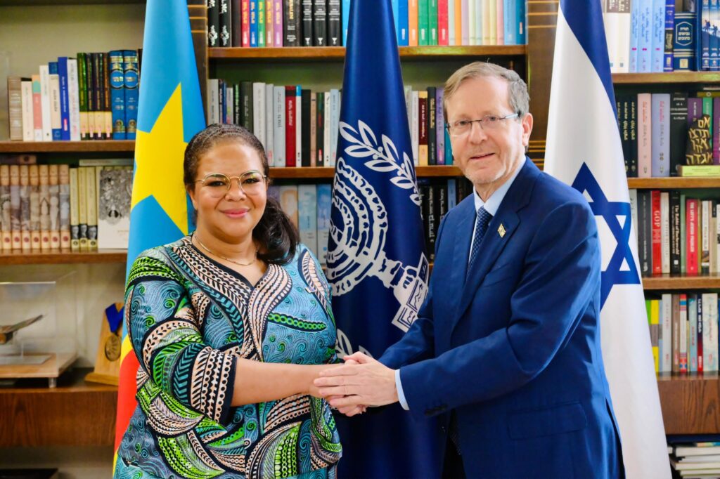 Kayikwamba et Isaac Herzog (1)