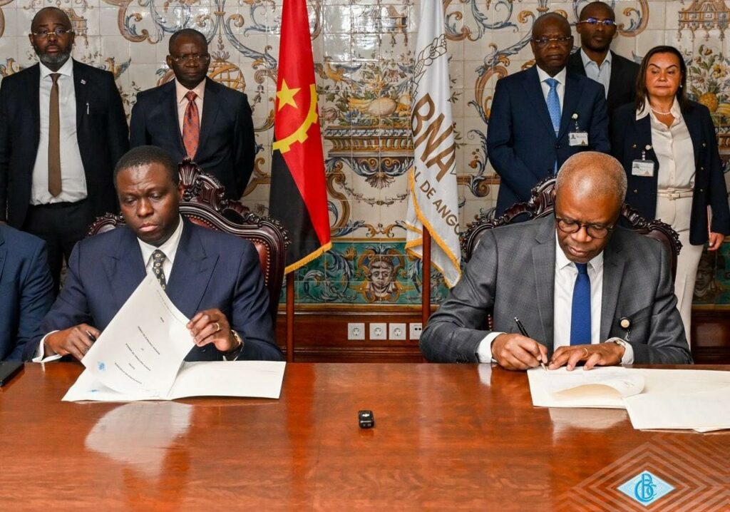 RDC-Angola : la BCC et la Banque nationale d’Angola concluent un partenariat stratégique pour renforcer la coopération financière André Wameso et Manuel António Tiago Dias